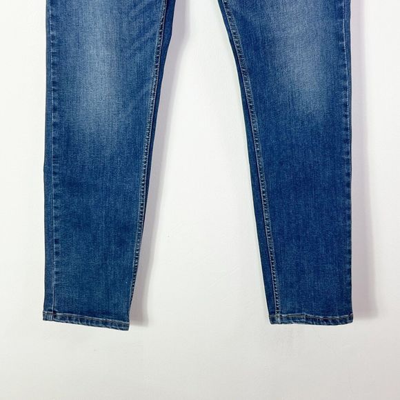 LEVI’S 502 Men's Zip Fly Tapered Blue Denim Jeans W31 L32 - Picture 2 of 11